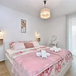 Villa Modern With Private Hydromassage Pool