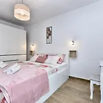 Modern With Private Hydromassage Pool Villa Vodnjan