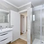 Modern With Private Hydromassage Pool * فودنيان