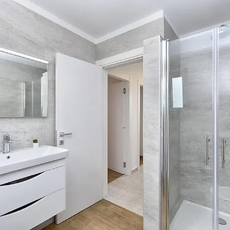 Modern With Private Hydromassage Pool * Vodnjan