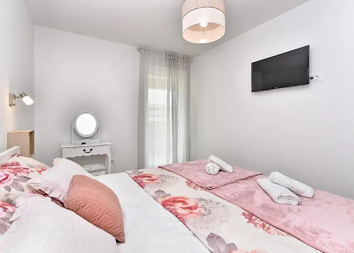 Modern With Private Hydromassage Pool * 沃德年