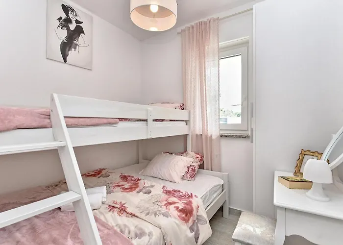 Modern With Private Hydromassage Pool 빌라 *