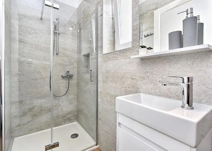 빌라 Modern With Private Hydromassage Pool 보드냔