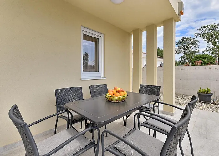 Modern With Private Hydromassage Pool *