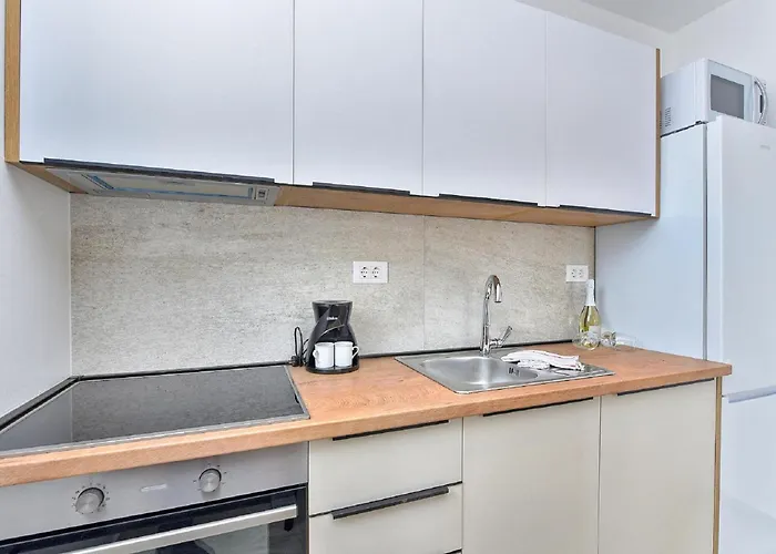 Modern With Private Hydromassage Pool 别墅 *